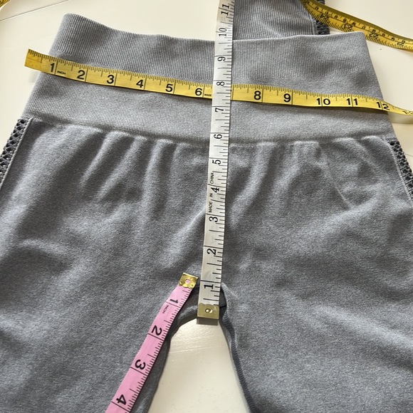 NEW NUX Yoga Performance Leggings Gray Size M/L - Picture 7 of 7